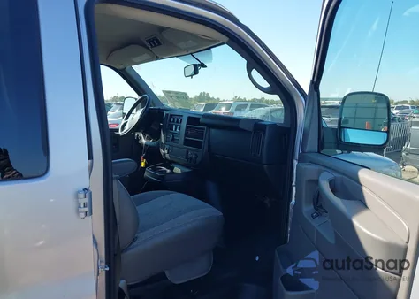 2015 Chevrolet Express 2500 Ls из США, поврежденный, VIN 1GAWGPFF2F1282132